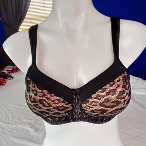 Amoena Claire 44007 Padded No-Wire Black Lace Bra 34A Openings for Inserts EUC